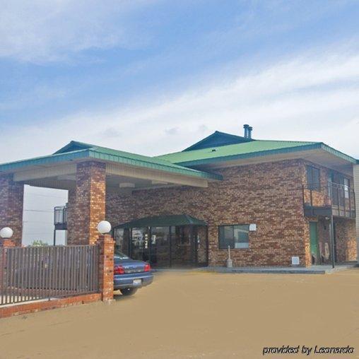 Regency Travel Inn Hayti Bagian luar foto